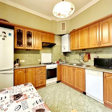 Тараса Шевченка вул., 63