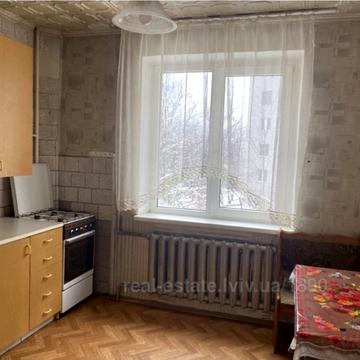 Богдана-Ігора Антонича вул., 8