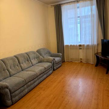 Велика Васильківська вул. (Червоноармійська), 132