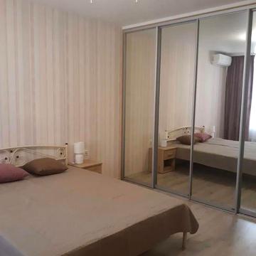 Драгоманова вул., 10