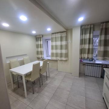 Садова вул., 14