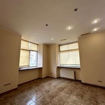 Героїв УПА вул., 46