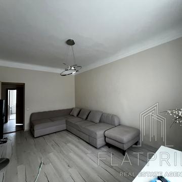 Межигірська вул., 56/50