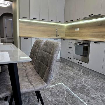 Петлюри вул. (Купріна), 15