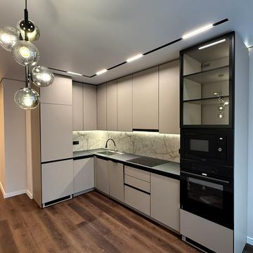 Романа Левицького вул., 4