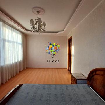 Межигірська вул., 56/50