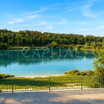 Михайла Драгоманова вул., 10/1