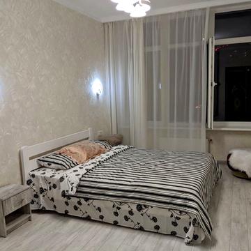 Літературна вул., 8