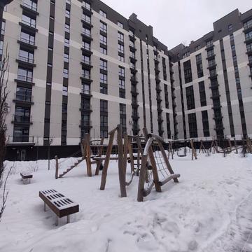 Олександра Довженка вул., (Будинок 18)