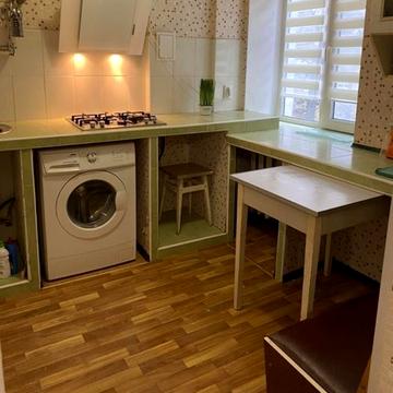 Новодарницька вул., 32