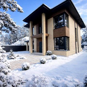 Інститутська вул. (Артема), 10 б