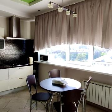 Михайла Грушевського вул., 34-А