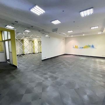 Алчевських вул. (Артема), 3