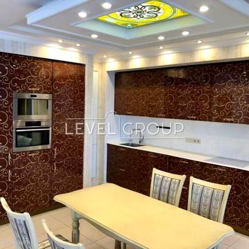 Вячеслава Чорновола вул., 27