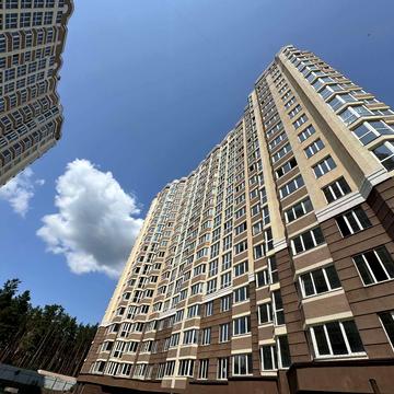 Університетська вул., 1-Б