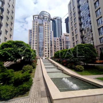 Саперне Поле вул., 3