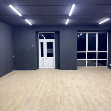 Академіка Вернадського бульв., 24