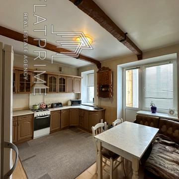 Погребняка вул., 13