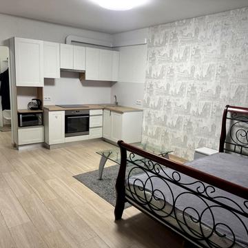 Домбровського вул., 75