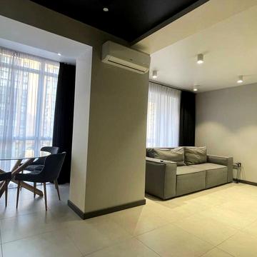 Набережна Перемоги вул., 42