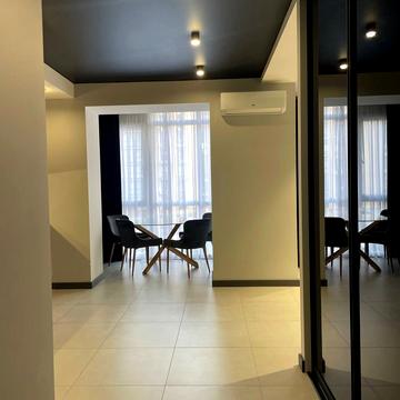 Набережна Перемоги вул., 42