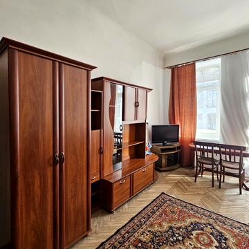 Володимира Антоновича вул. (), 38