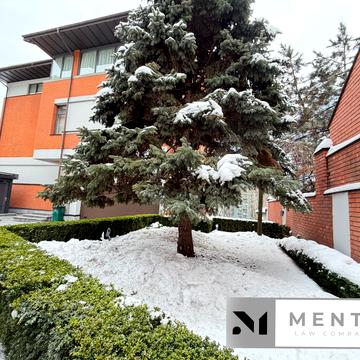 Редутна вул., 30