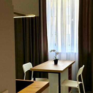 Юнацька вул., (Будинок Smart 11)