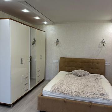 Лариси Руденко вул., 9