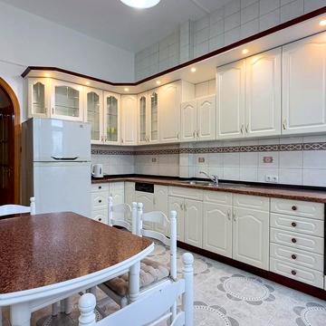 Івана Драча вул., 6