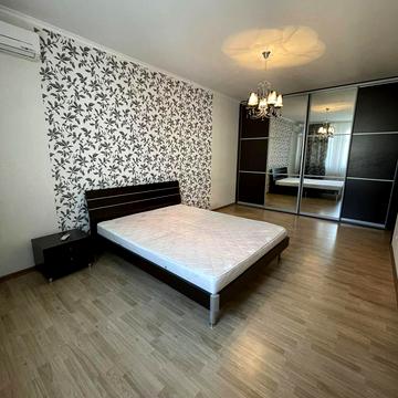 Олександра Мишуги вул., 2