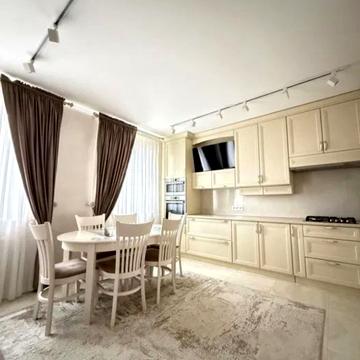 Розточчя вул., (Будинок 1)