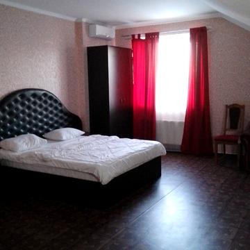 Рилєєва вул., (Будинок)