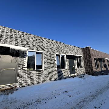 Весняна вул.