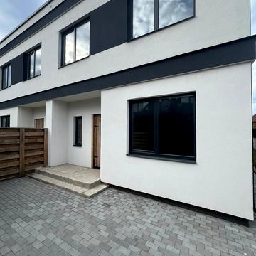 Центральна