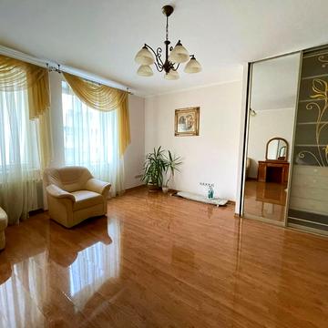 Гетьмана Мазепи вул., 87а