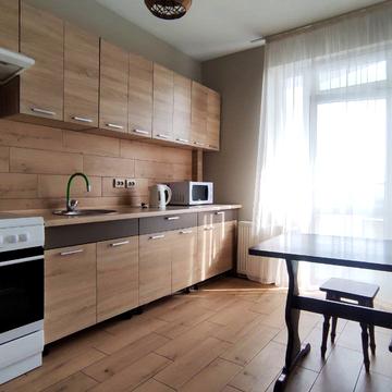 Івана Величковського вул., 1а