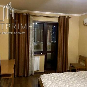 Лариси Руденко вул., 10-Б