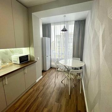 Джерельна вул., 12