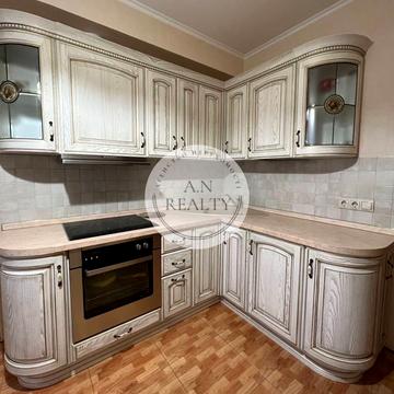 Юрія Шумського вул., 1-Б