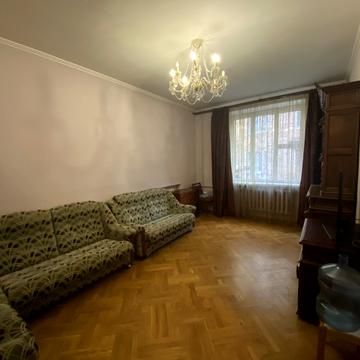 Очаківська вул., 8