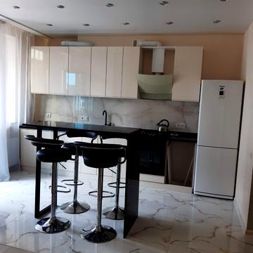 Героїв Небесної Сотні просп., 16/4