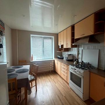 Набережна Перемоги вул., 98