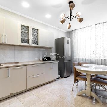 Срібнокільська вул., 12