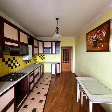 Марійки Підгірянки вул., 23