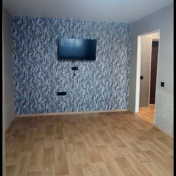 Молодіжна вул., 11