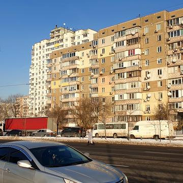 Ревуцького вул., 35