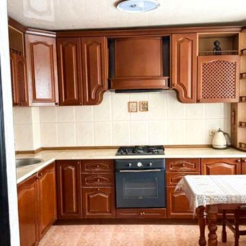 Гетьмана Петра Дорошенка вул. (Генерала Грушевого), 12