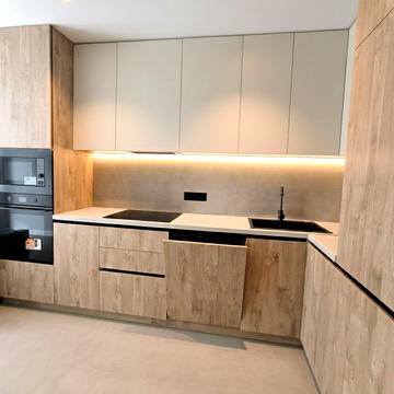 Романа Левицького вул., (Будинок 7)