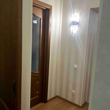 Проспект Космонавтів, 35